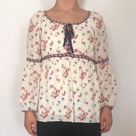 Flowered Top - Picture 2 of 3